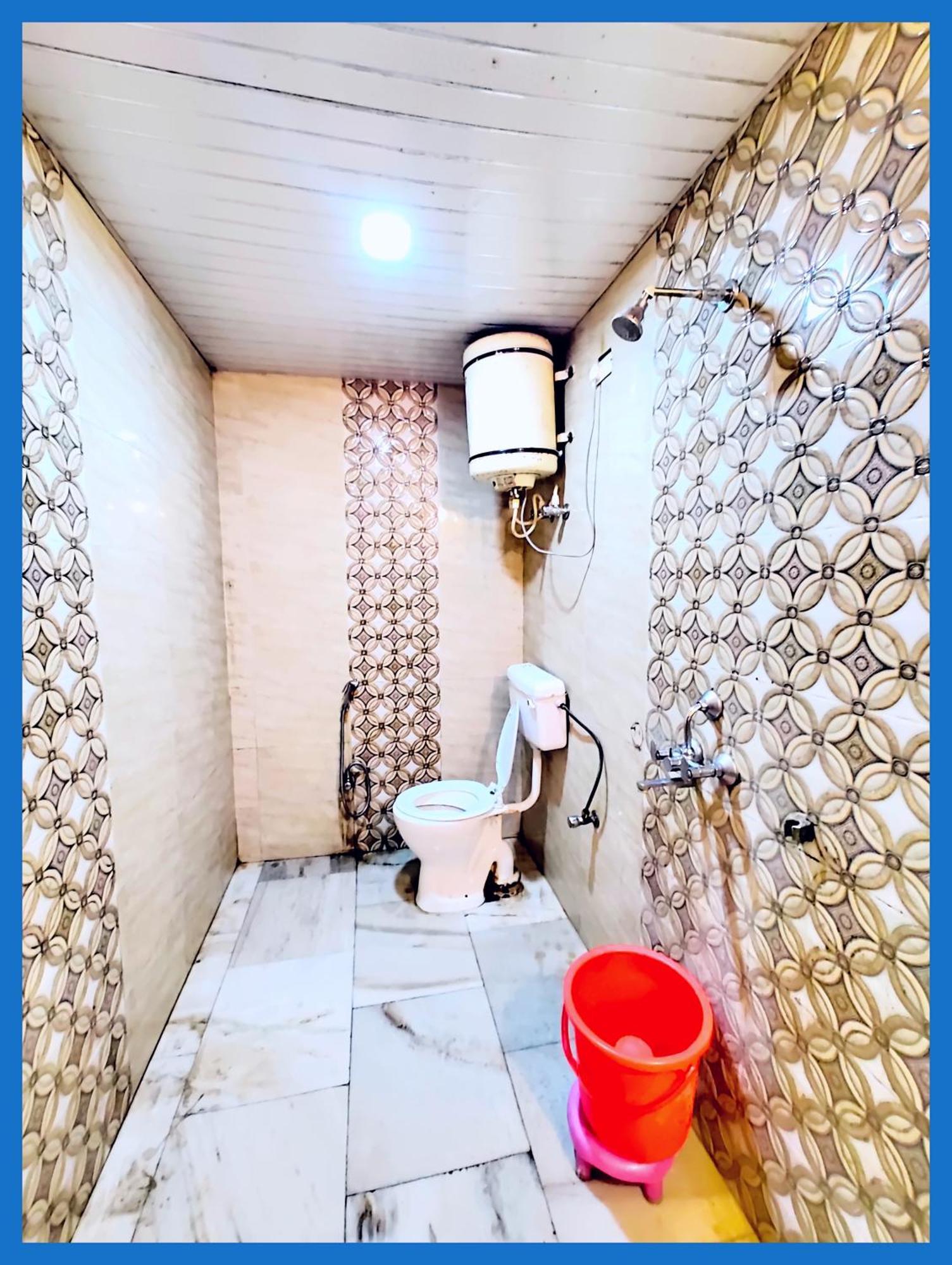 Flattiess ! Hotel Near Mall Road - Open Sitting Area On Terrace With Full Naini Lake View And Mountain Valley View - Wi Fi - Room Service Available - Top Rated Hotel 奈尼塔尔 外观 照片